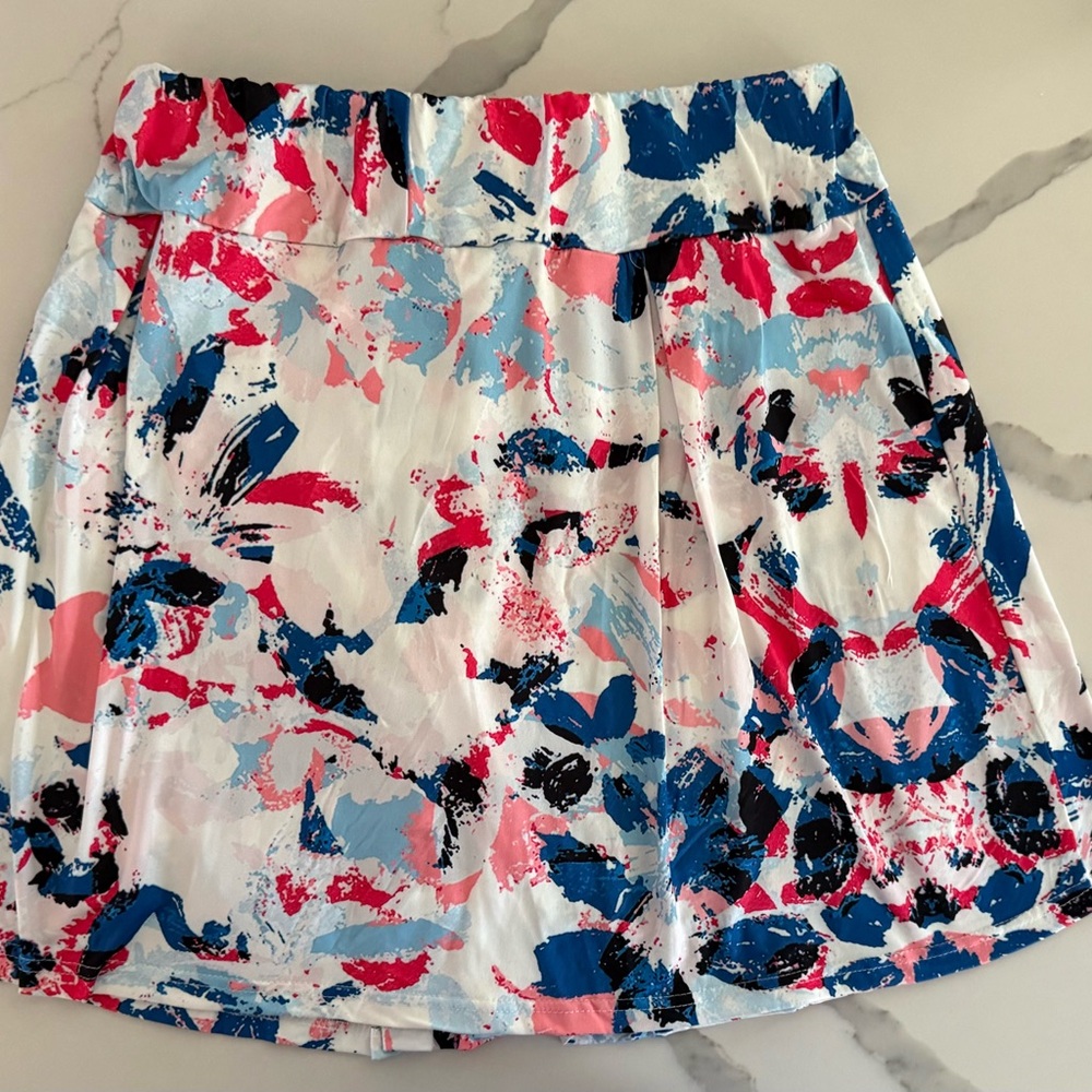 NWOT, Floral Print Mini Skort - Multicolor. Labeled X-L but fits more like M-L